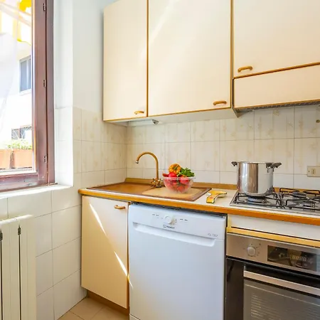 Appartamento Gaya 2Br With Terrace - Happy Rentals شقة *