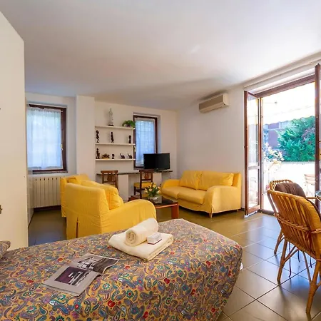 شقة Appartamento Gaya 2Br With Terrace - Happy Rentals *